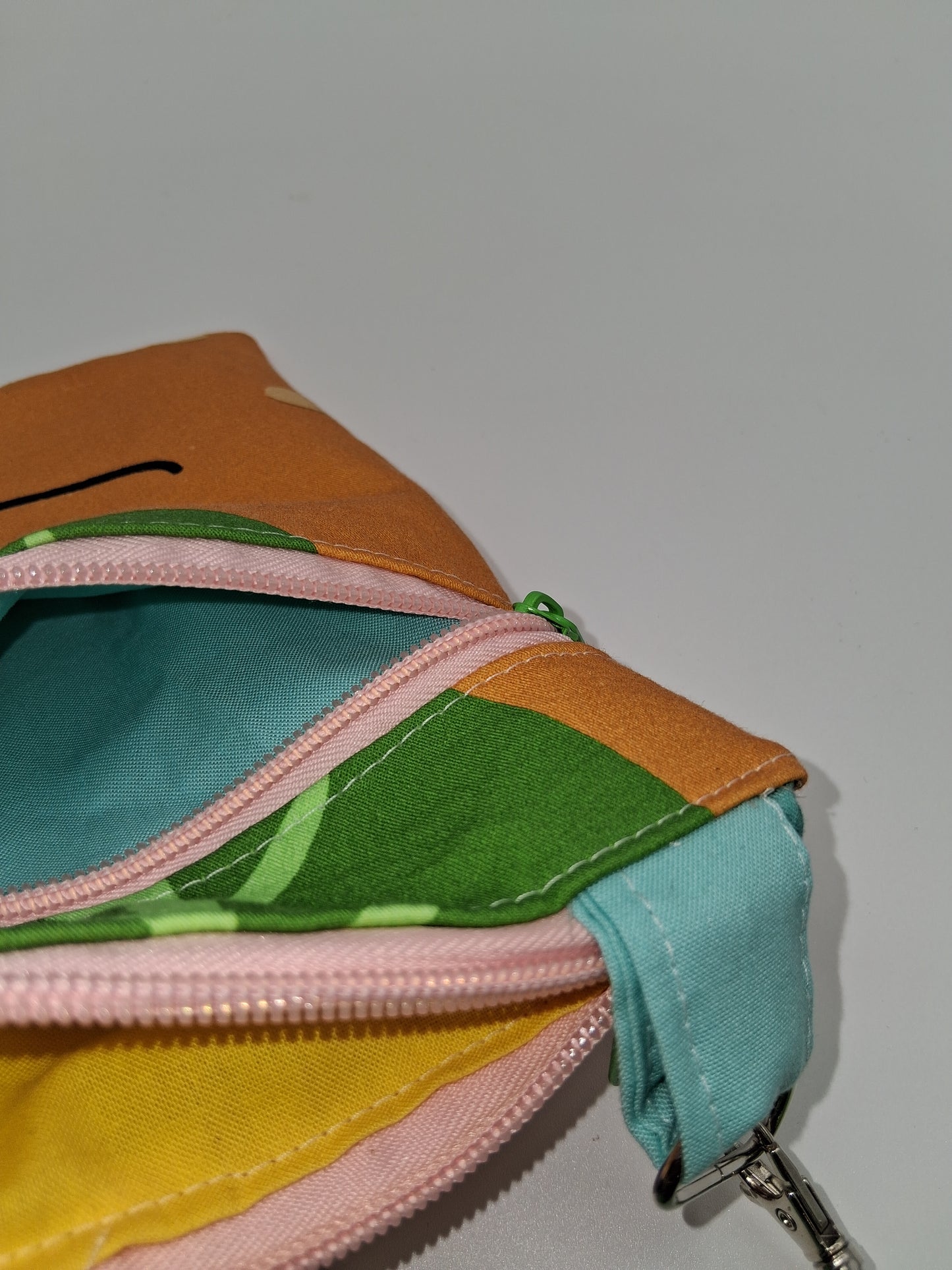 citrus cat v. 1 Lobelia mini crossbody