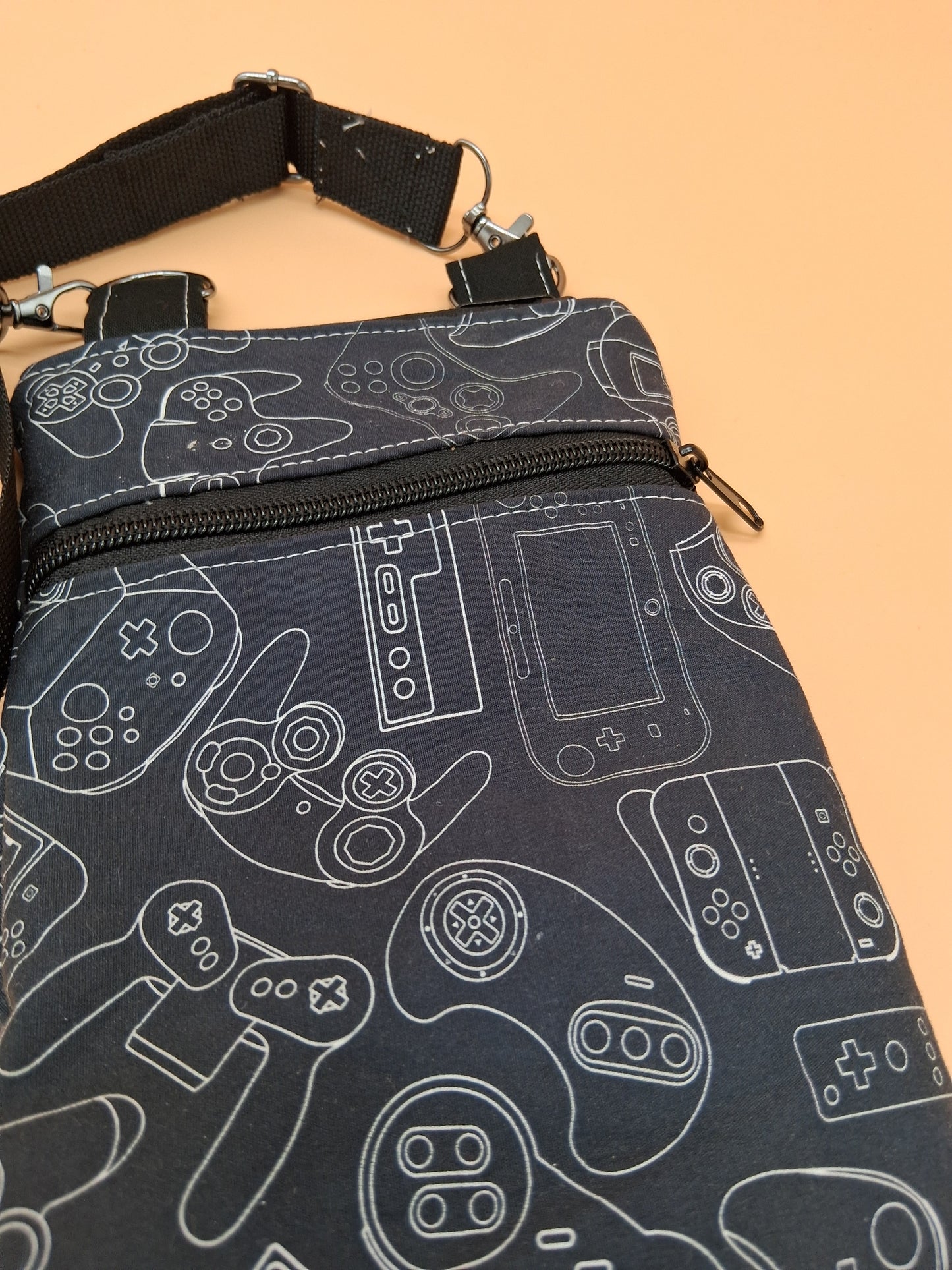 monochrome gaming Lobelia mini crossbody