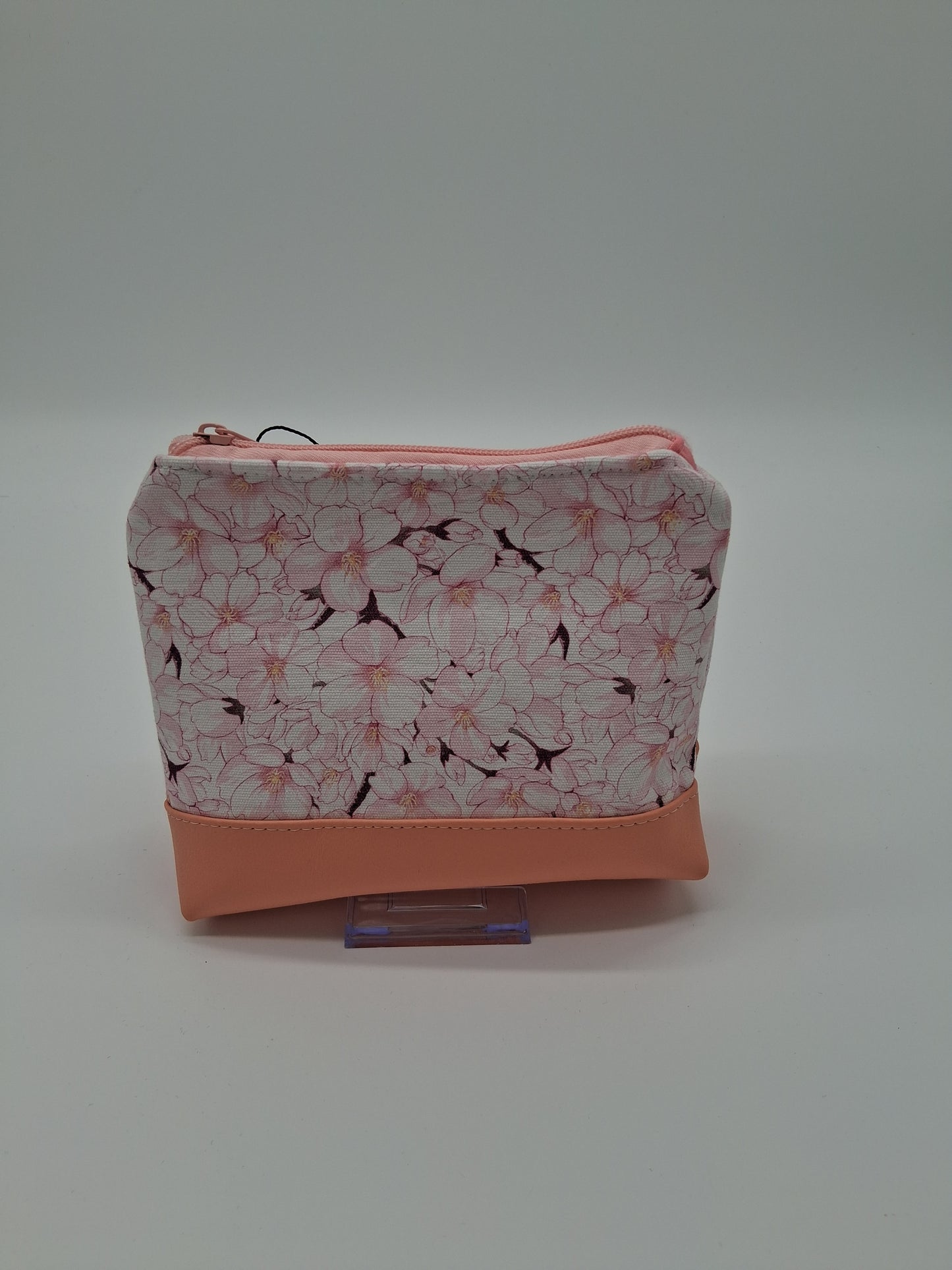 sakura v. 6 boxy pouch