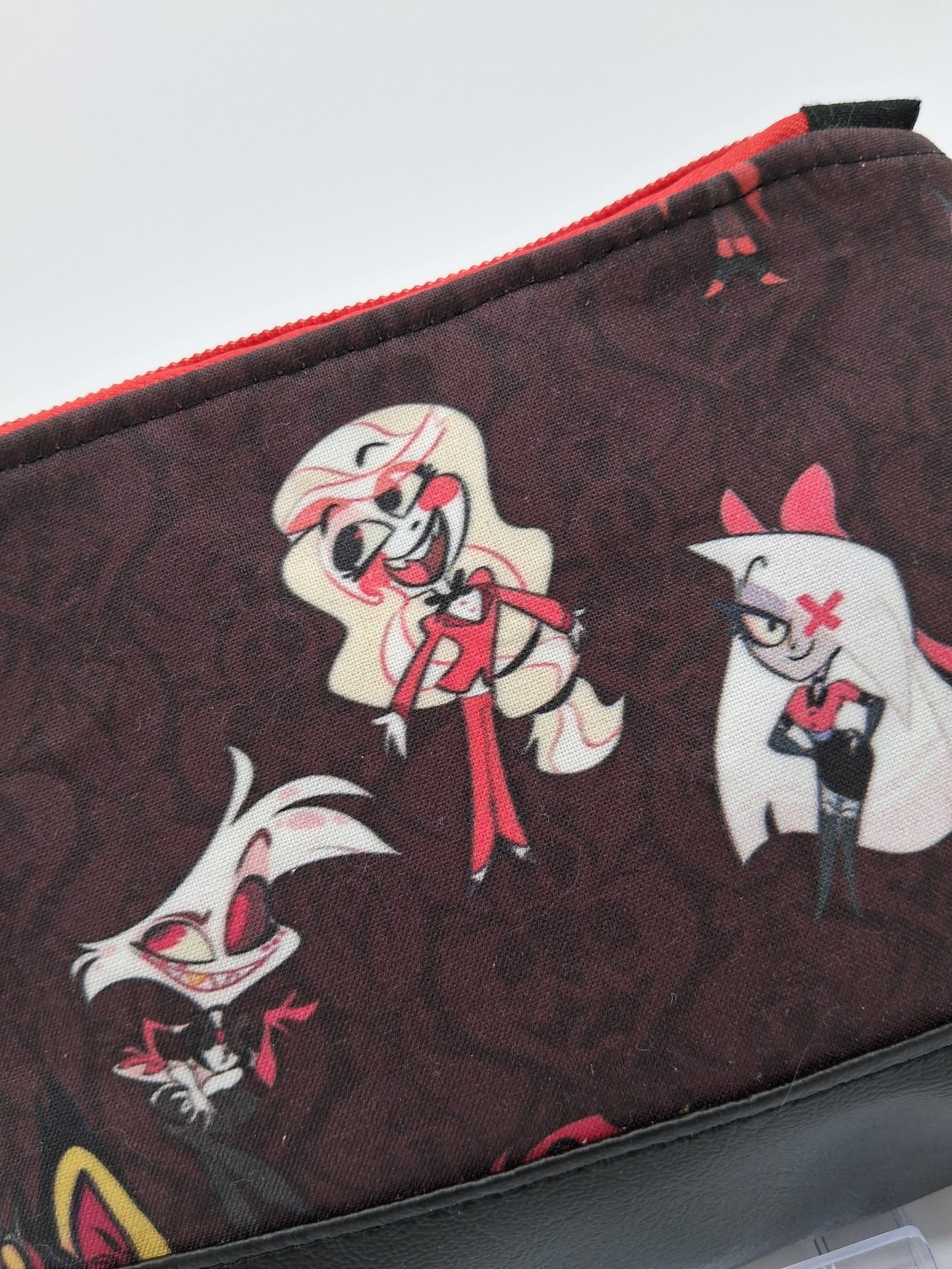 hasbeen hostel v. 3 boxy pouch