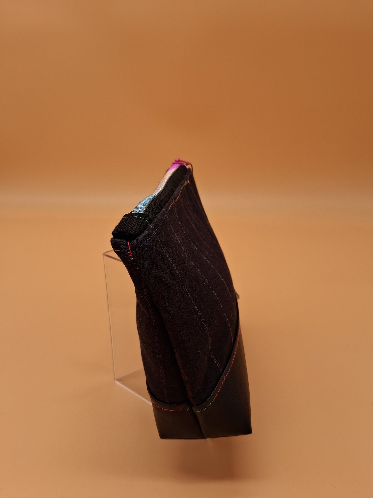 resist v. 2 boxy pouch