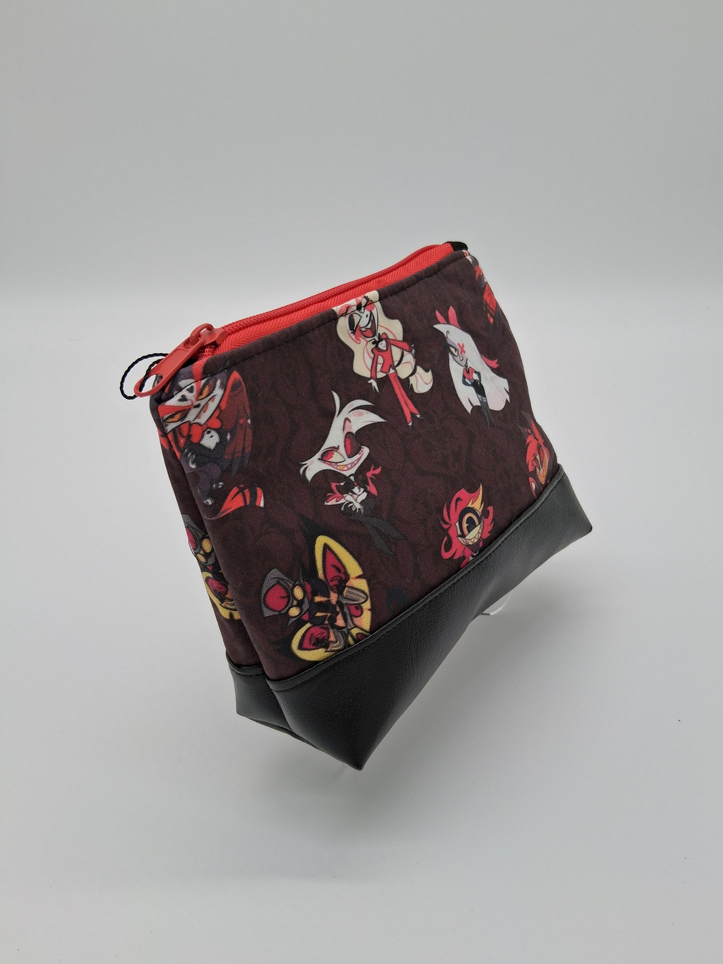 hasbeen hostel v. 2 boxy pouch