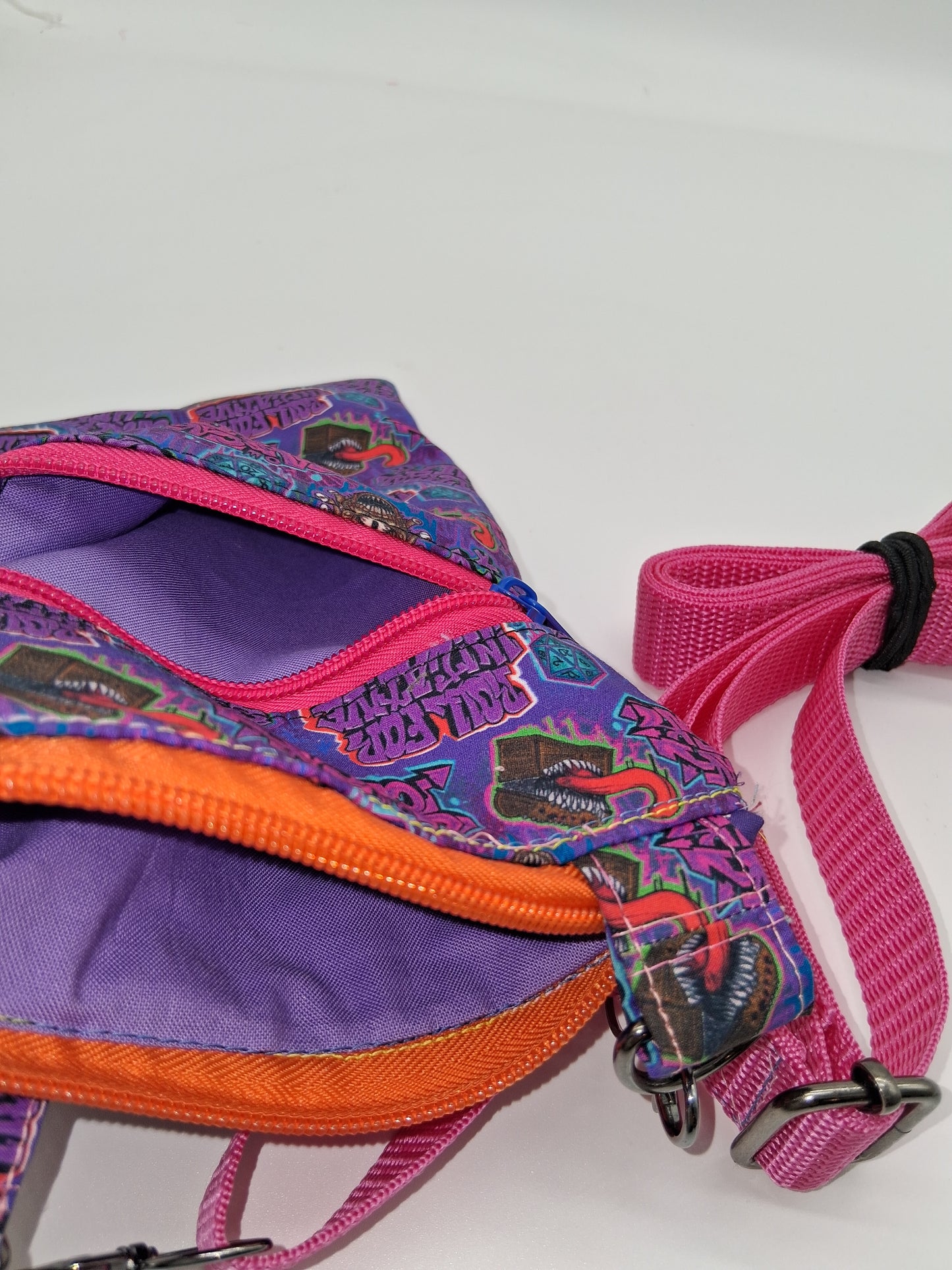 critical baddies v. 1 Lobelia mini crossbody
