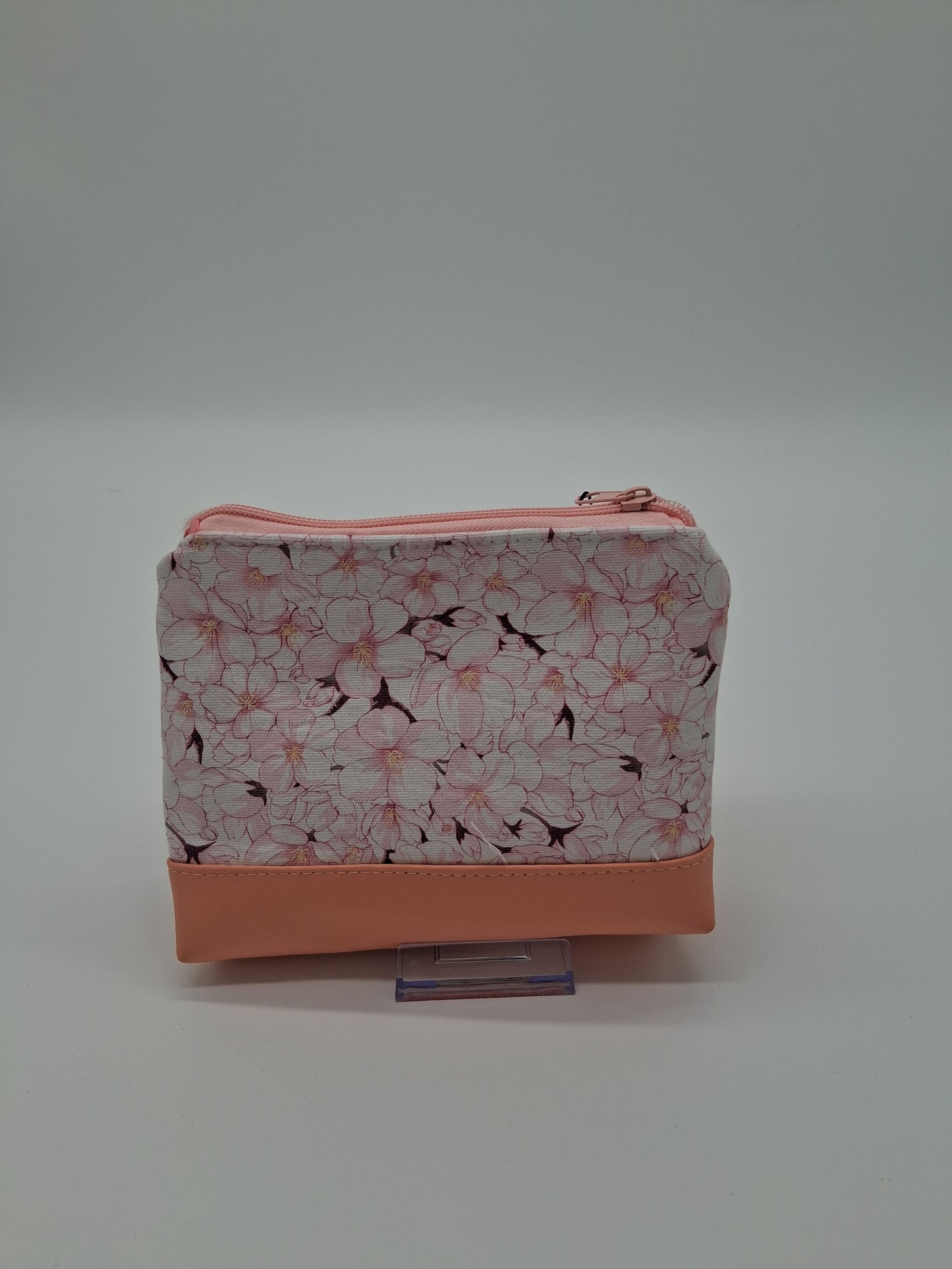 sakura v. 6 boxy pouch