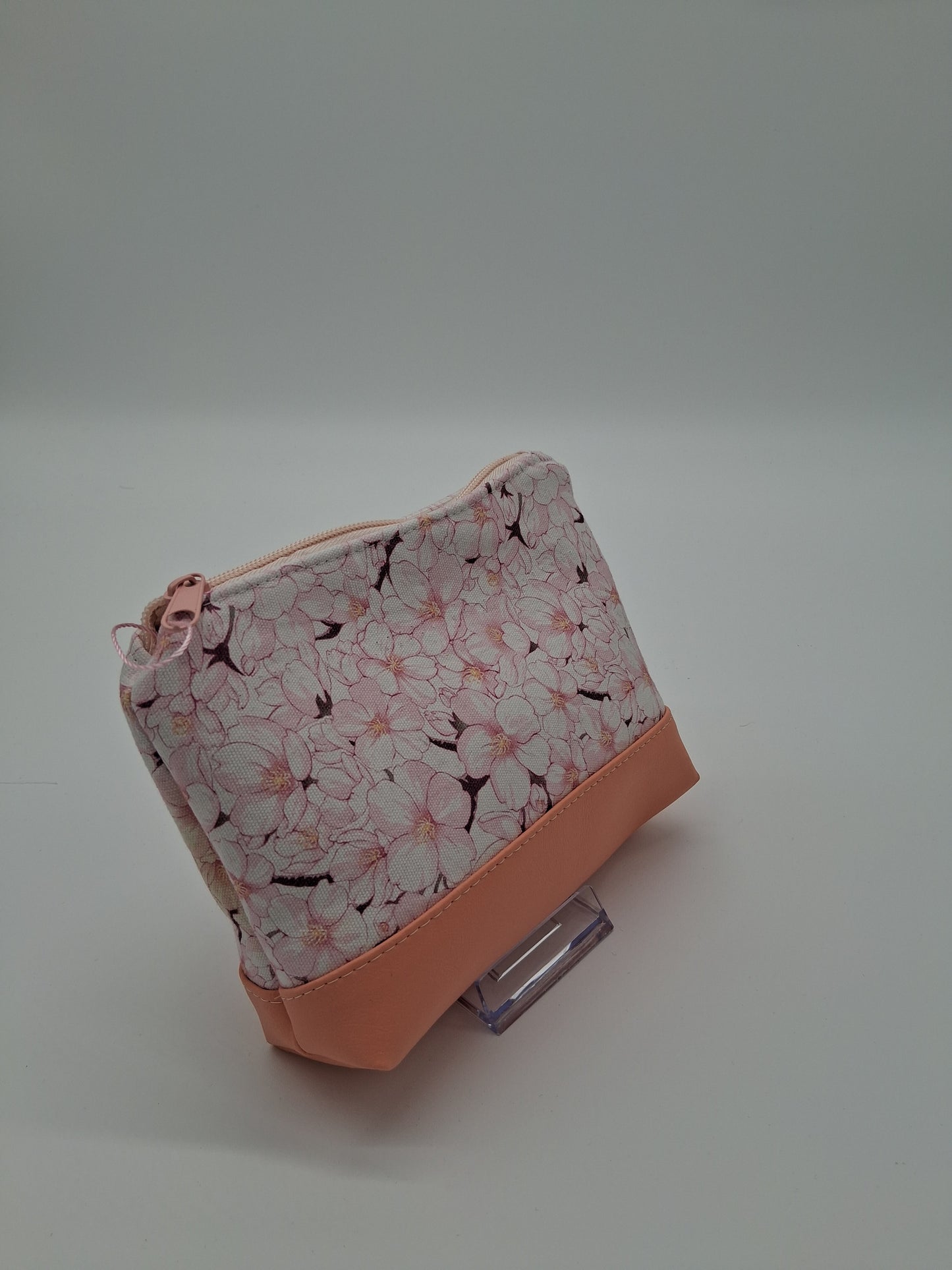 sakura v. 7 boxy pouch