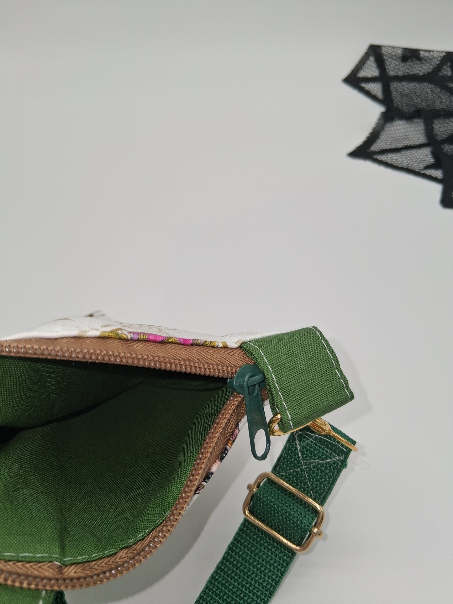 legendary time v. 1 Lobelia mini crossbody