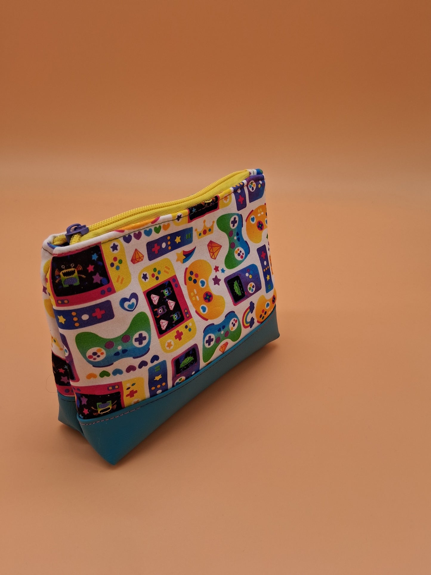 cutie gaming v. 3 boxy pouch