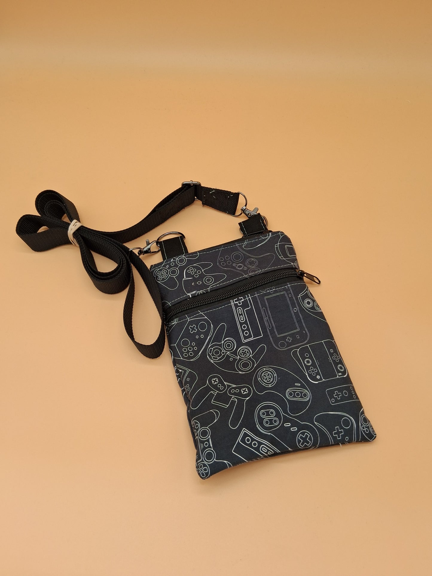 monochrome gaming Lobelia mini crossbody