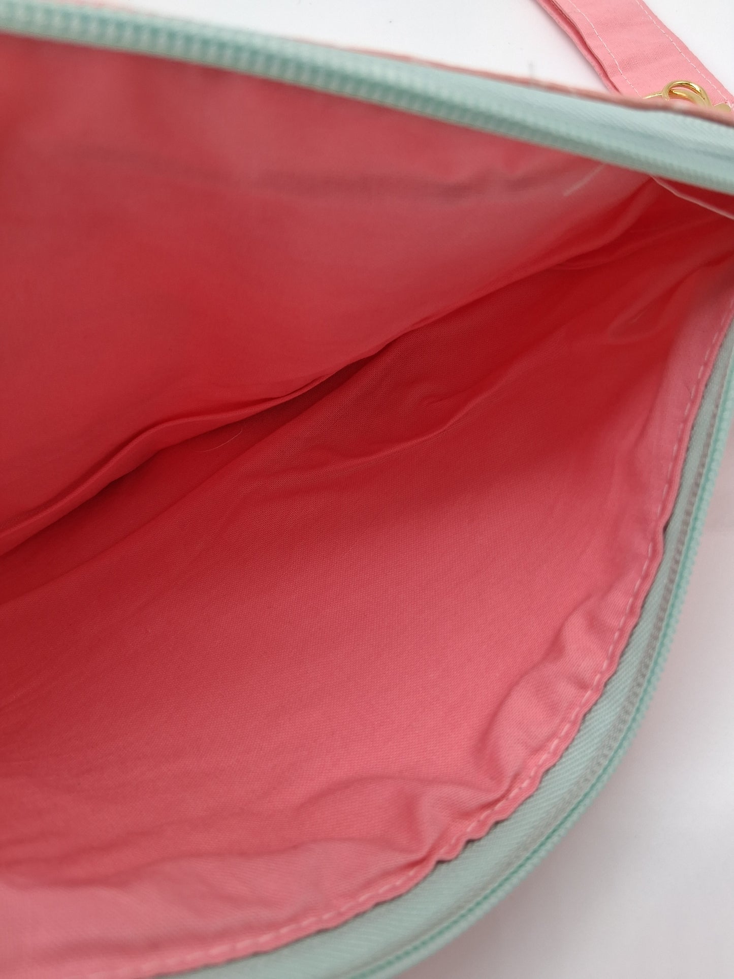 island profiles zippy clutch