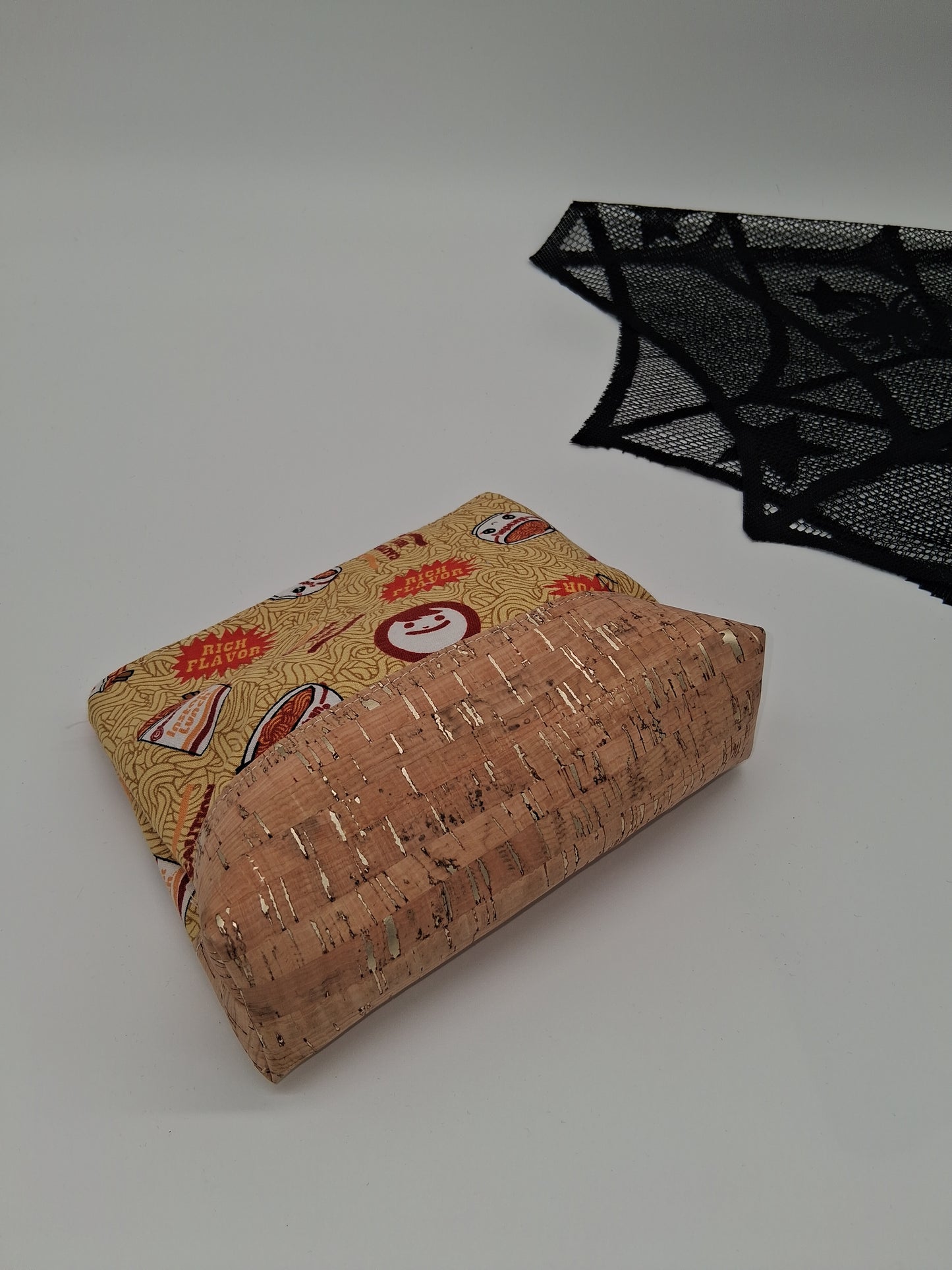 noodlechan v. 2 boxy pouch