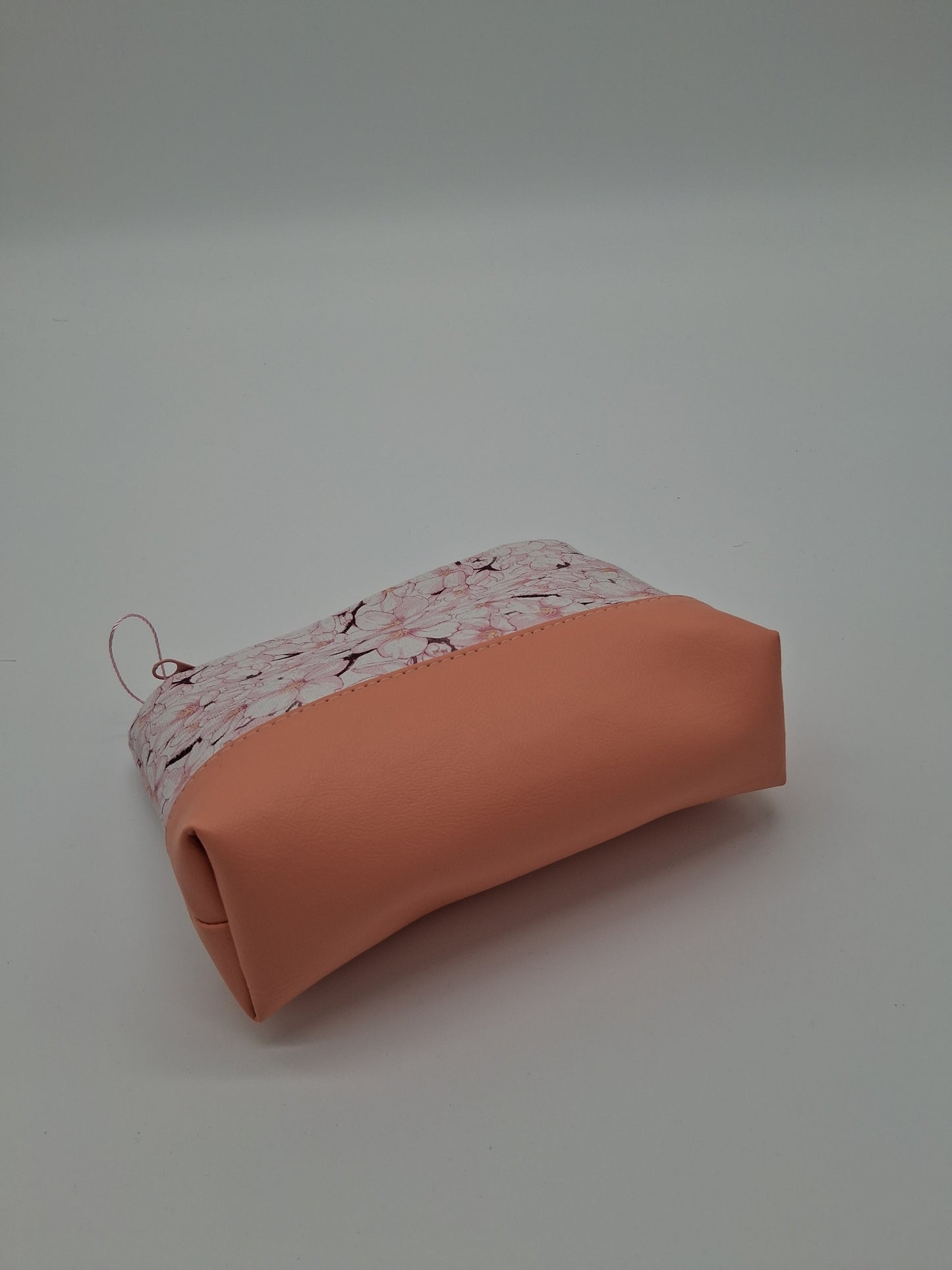 sakura v. 7 boxy pouch