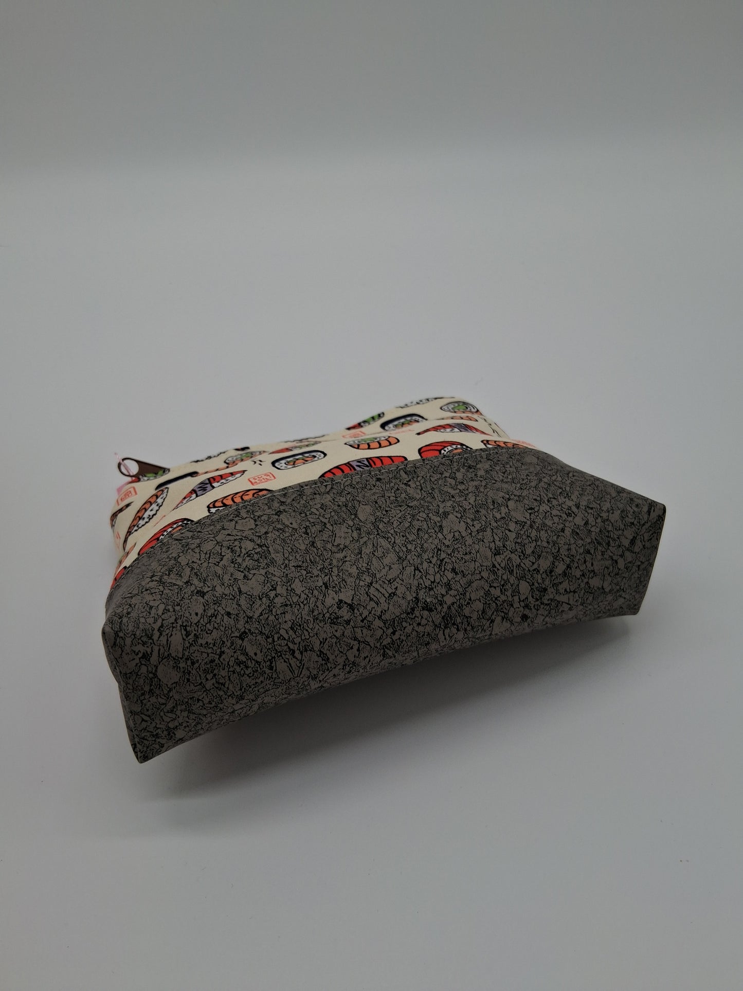 classic sushi v. 8 boxy pouch