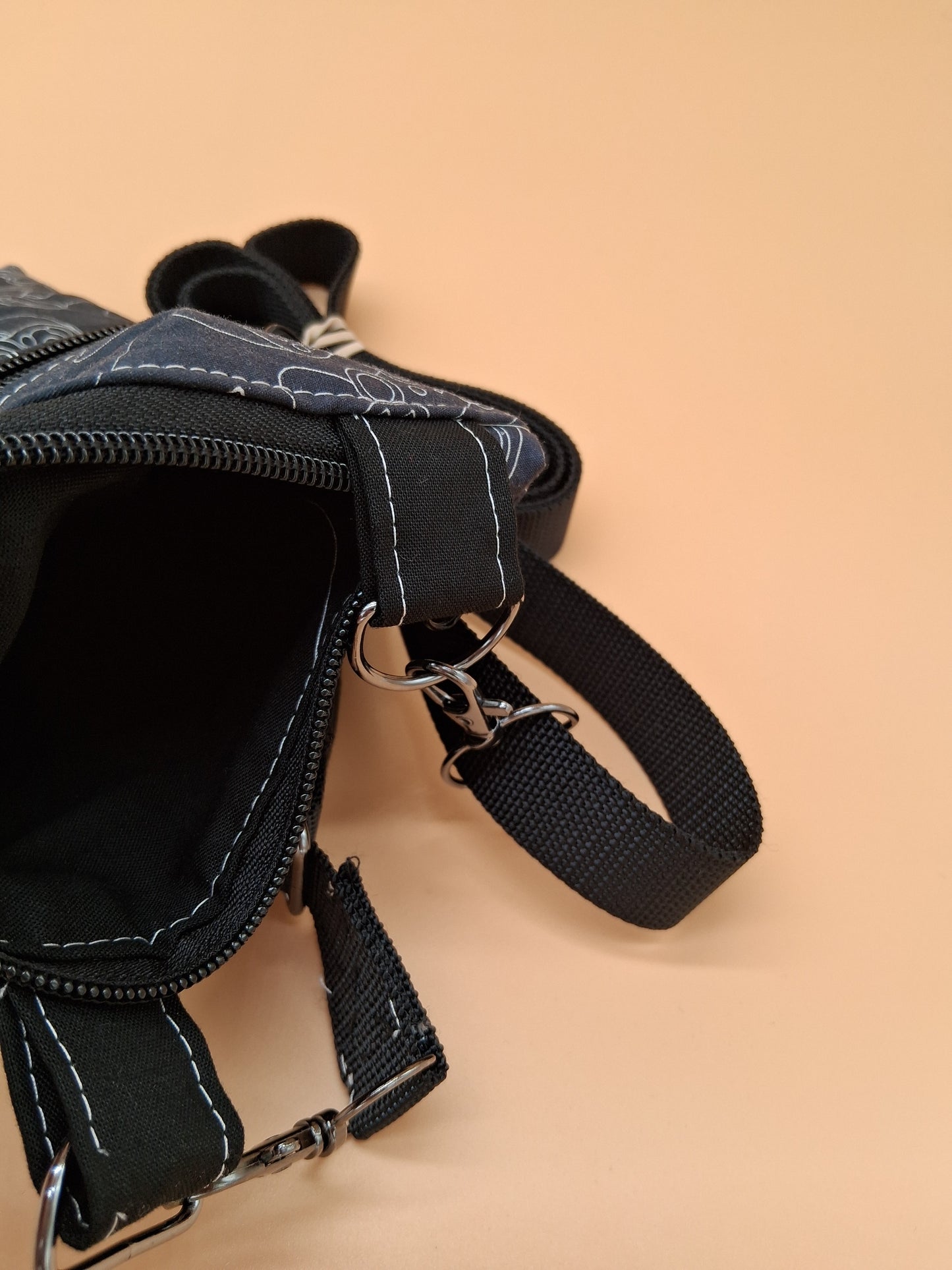 monochrome gaming Lobelia mini crossbody