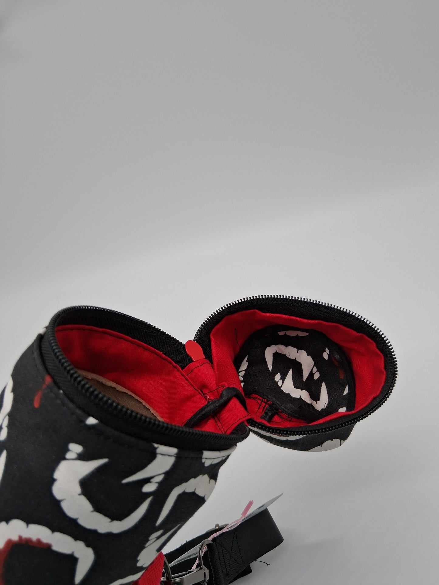 bloody fangs v. 2 playmat holster