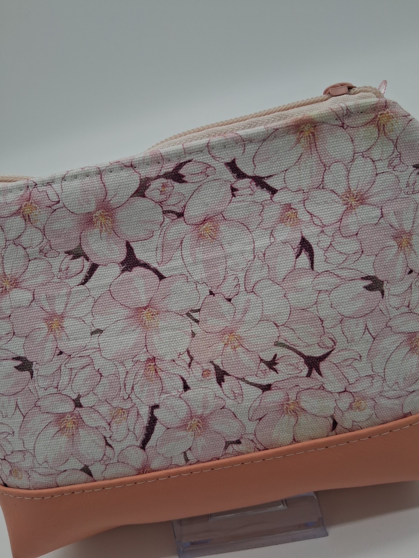 sakura v. 7 boxy pouch