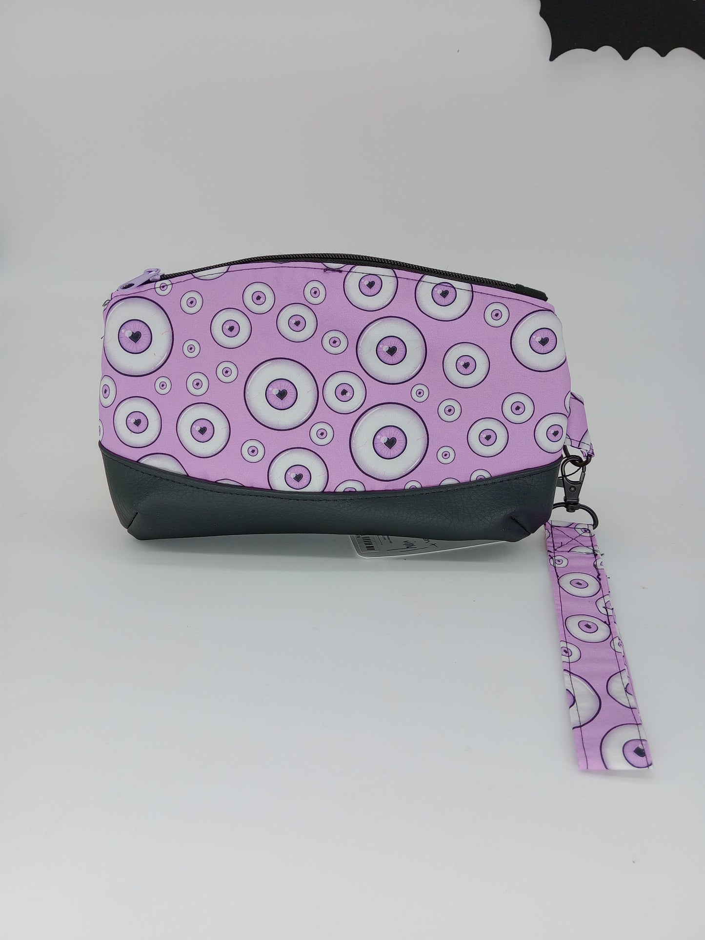 heart eyes v. 2 Clematis wristlet