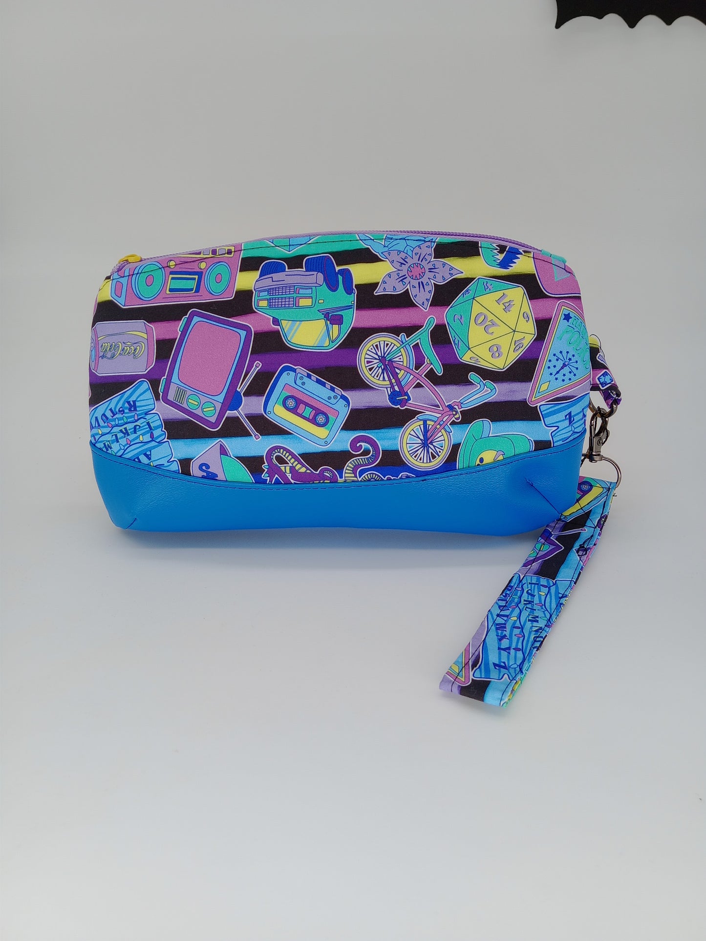 80s nostalgia Clematis wristlet