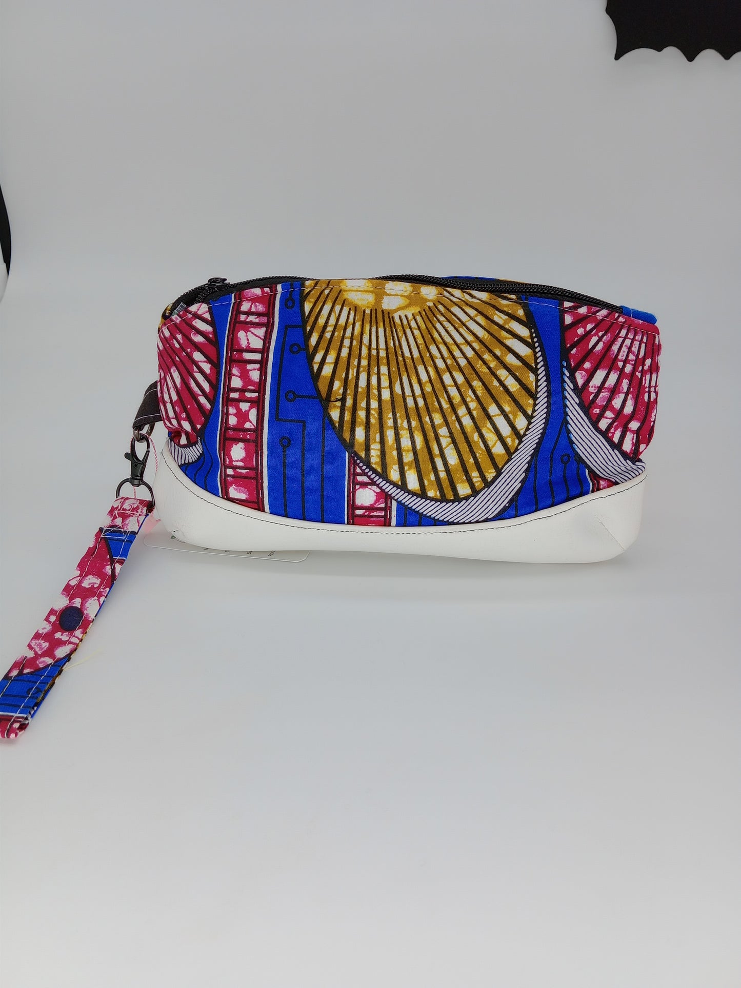 blue tech ankara v. 1 Clematis wristlet