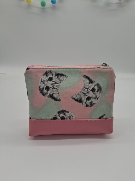 tossed kitties v. 1 boxy pouch