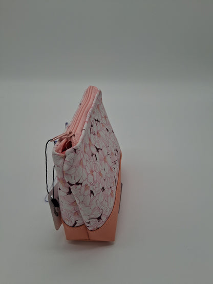 sakura v. 6 boxy pouch