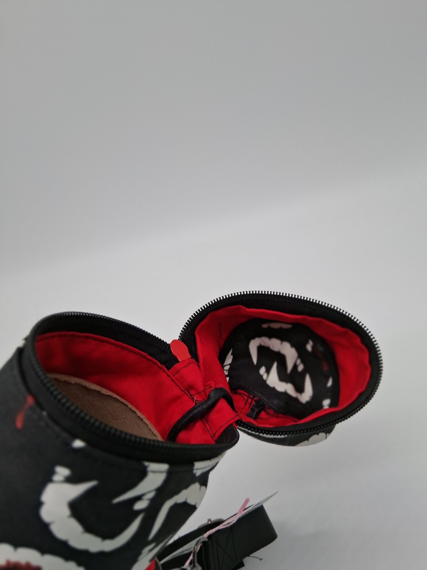 bloody fangs v. 2 playmat holster