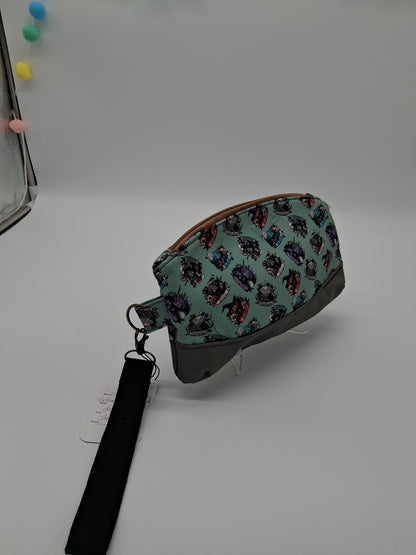 critical classes v. 1 Clematis wristlet