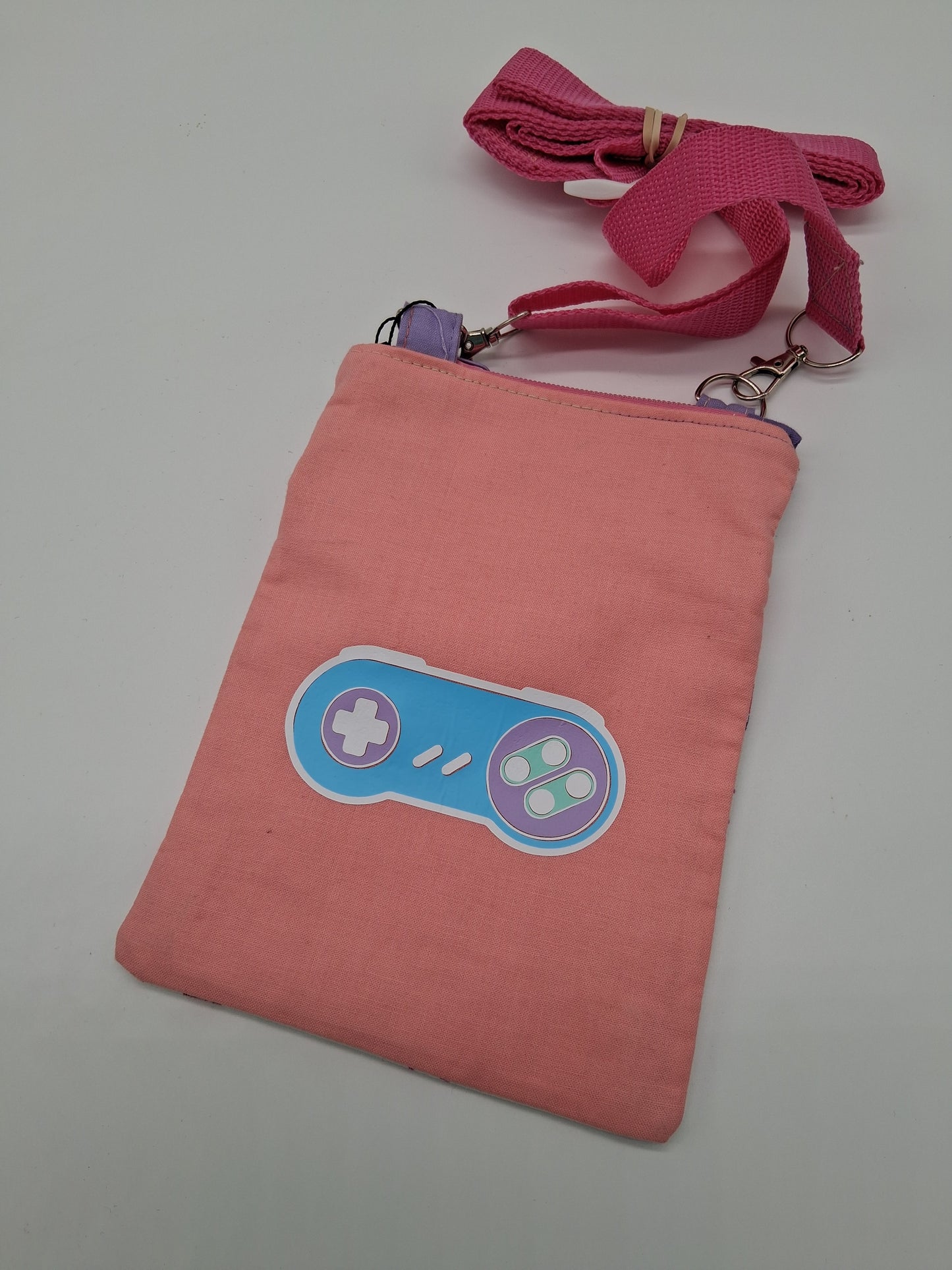 pixelated hearts v. 3 Lobelia mini crossbody