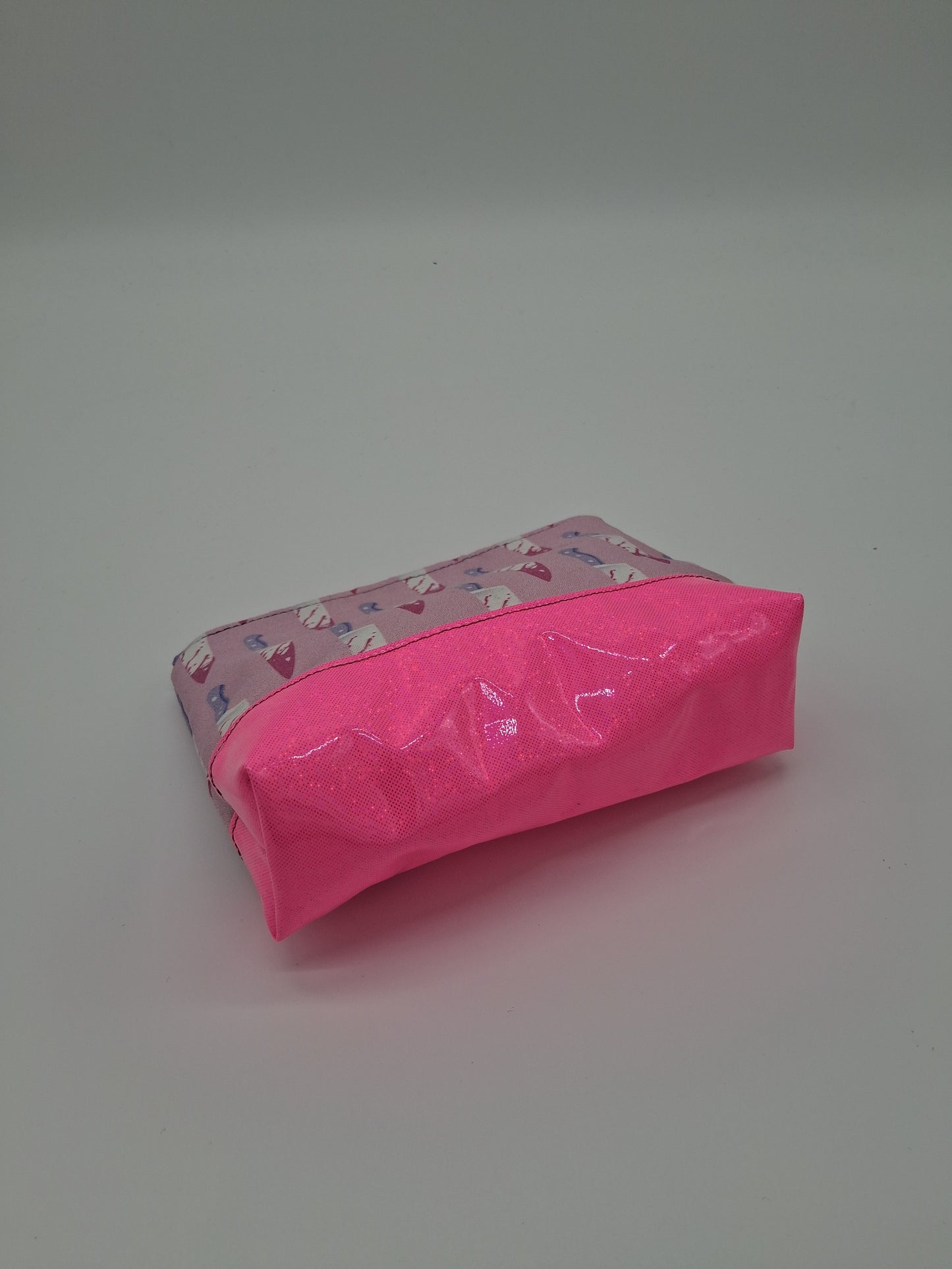 pastel knives v. 1 boxy pouch