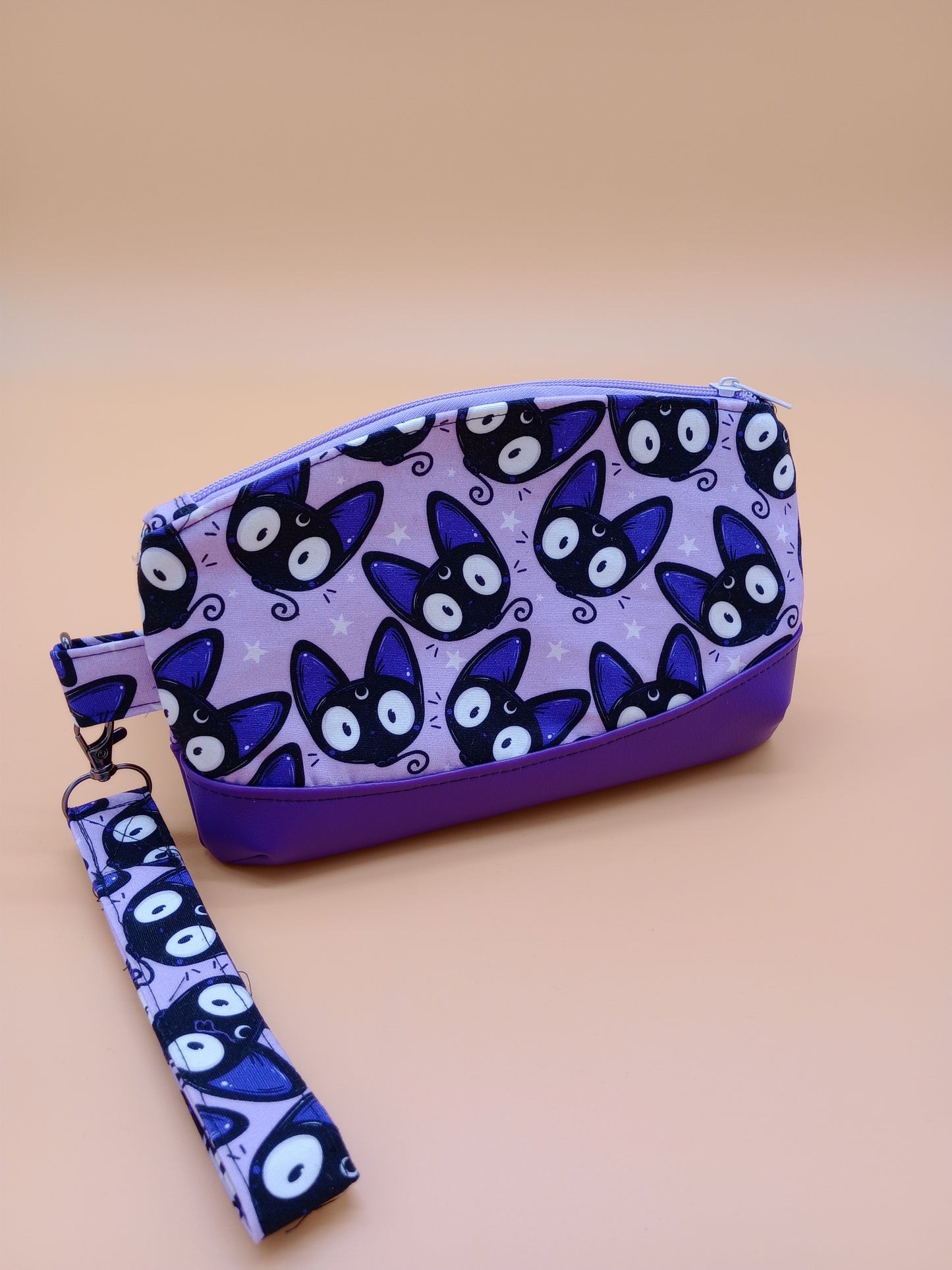 luna balloona v. 3 Clematis wristlet