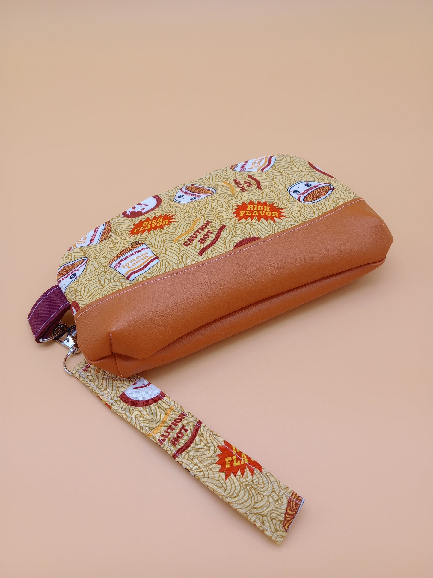 noodlechan v. 1 Clematis wristlet