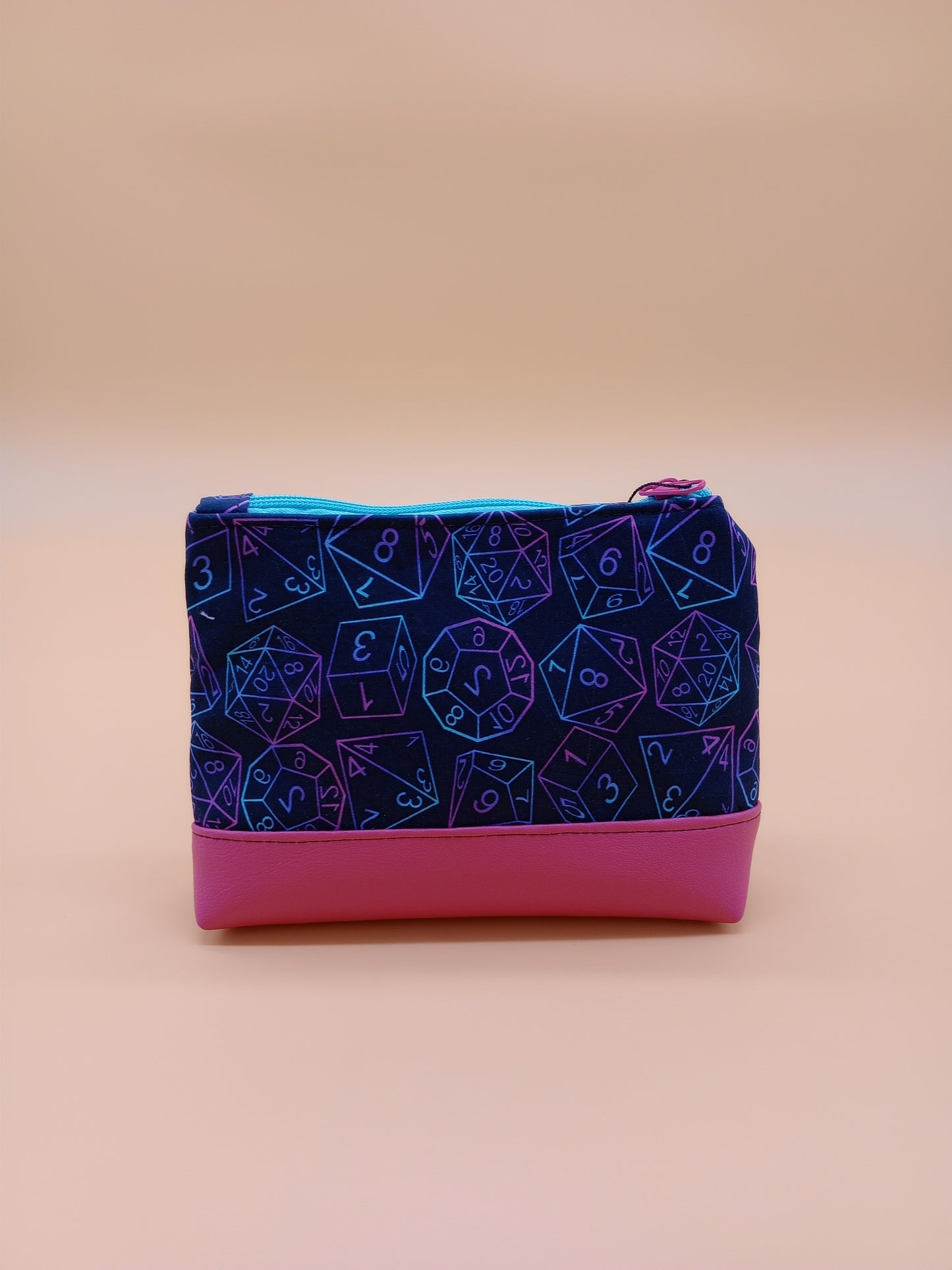 gradient dice v. 10 boxy pouch