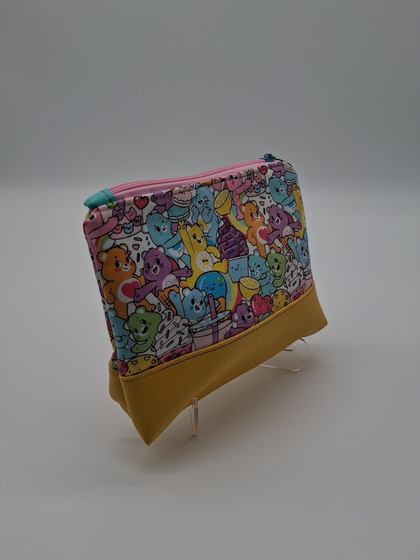 sharing desserts v. 4 boxy pouch