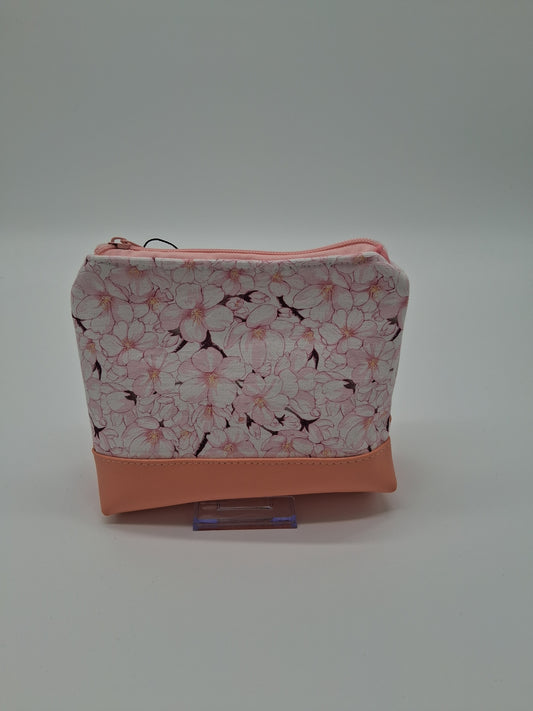 sakura v. 6 boxy pouch
