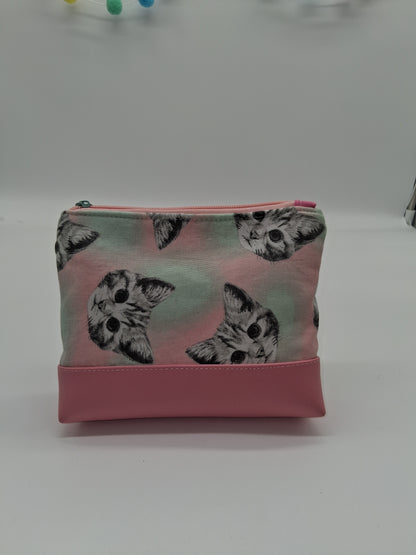 tossed kitties v. 1 boxy pouch