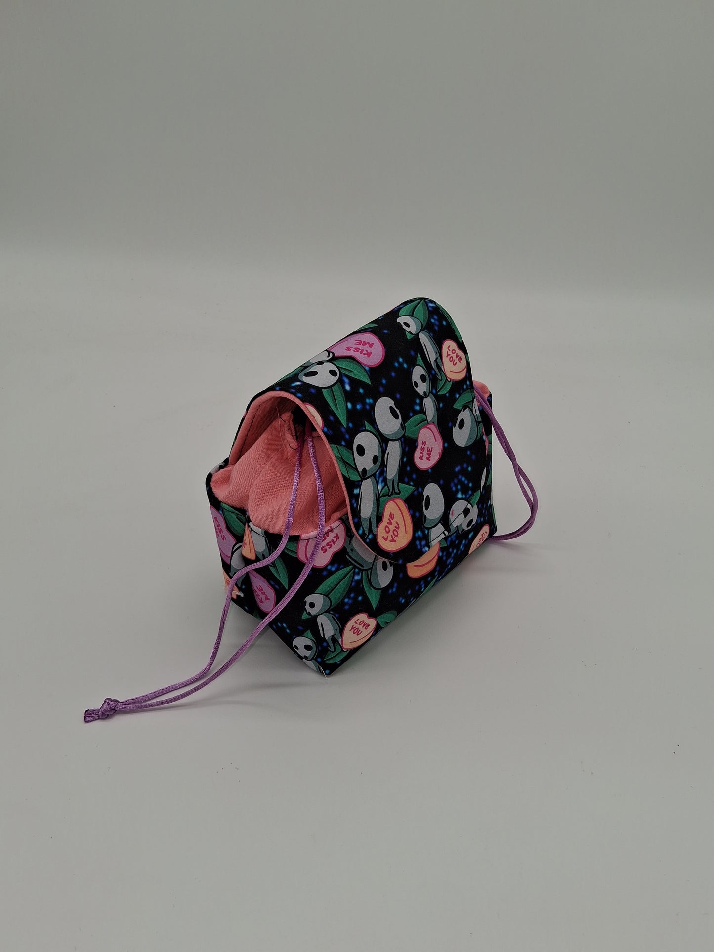 kiss me spirits v. 4 Pandora dice bag