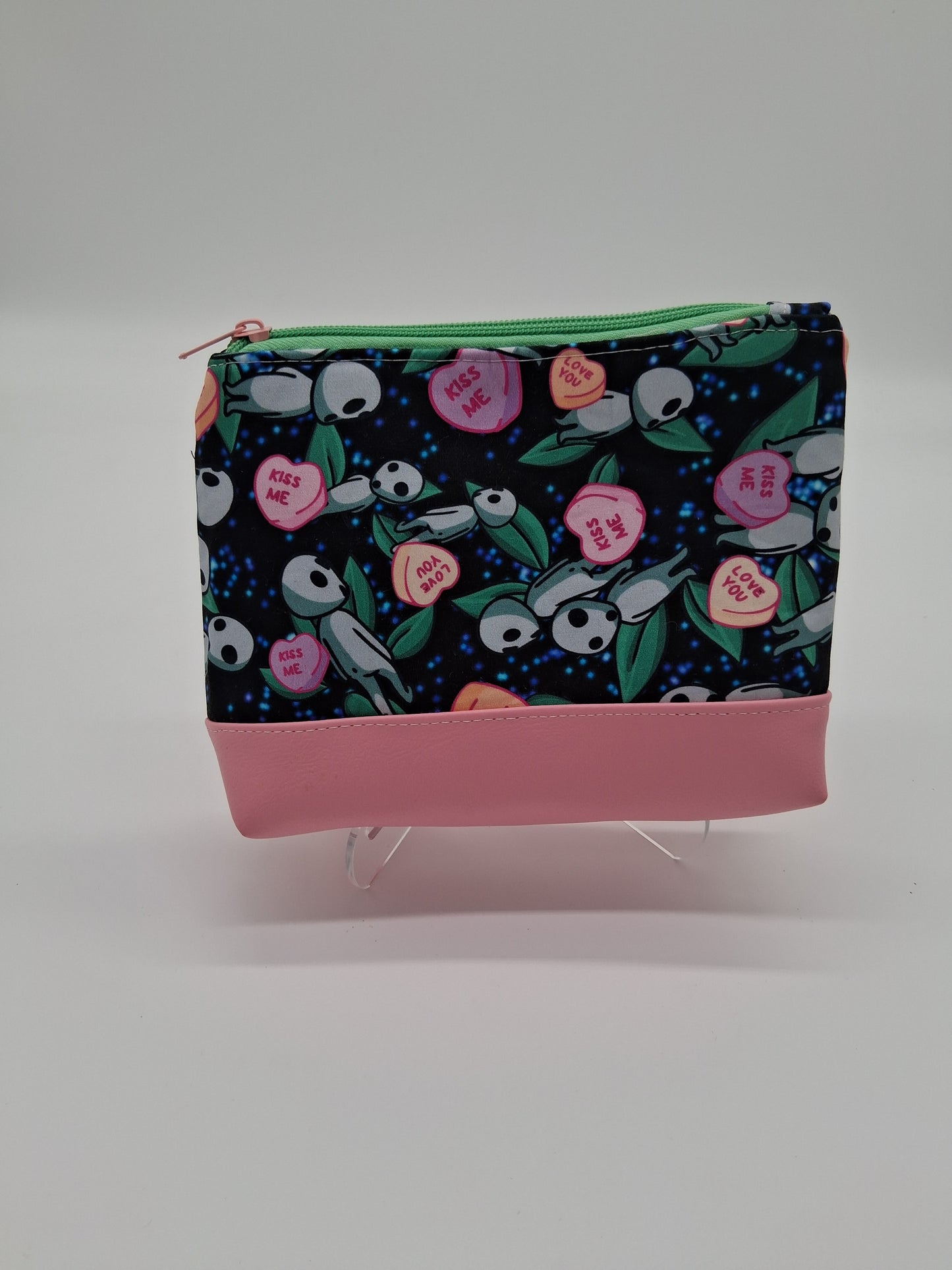 kiss me spirits v. 3 boxy pouch