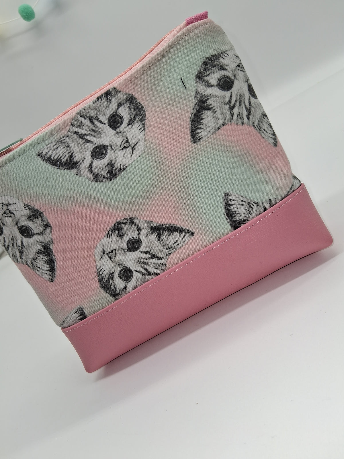 tossed kitties v. 2 boxy pouch
