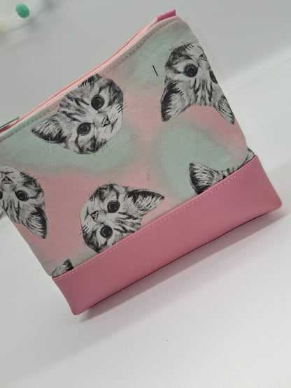 tossed kitties v. 2 boxy pouch