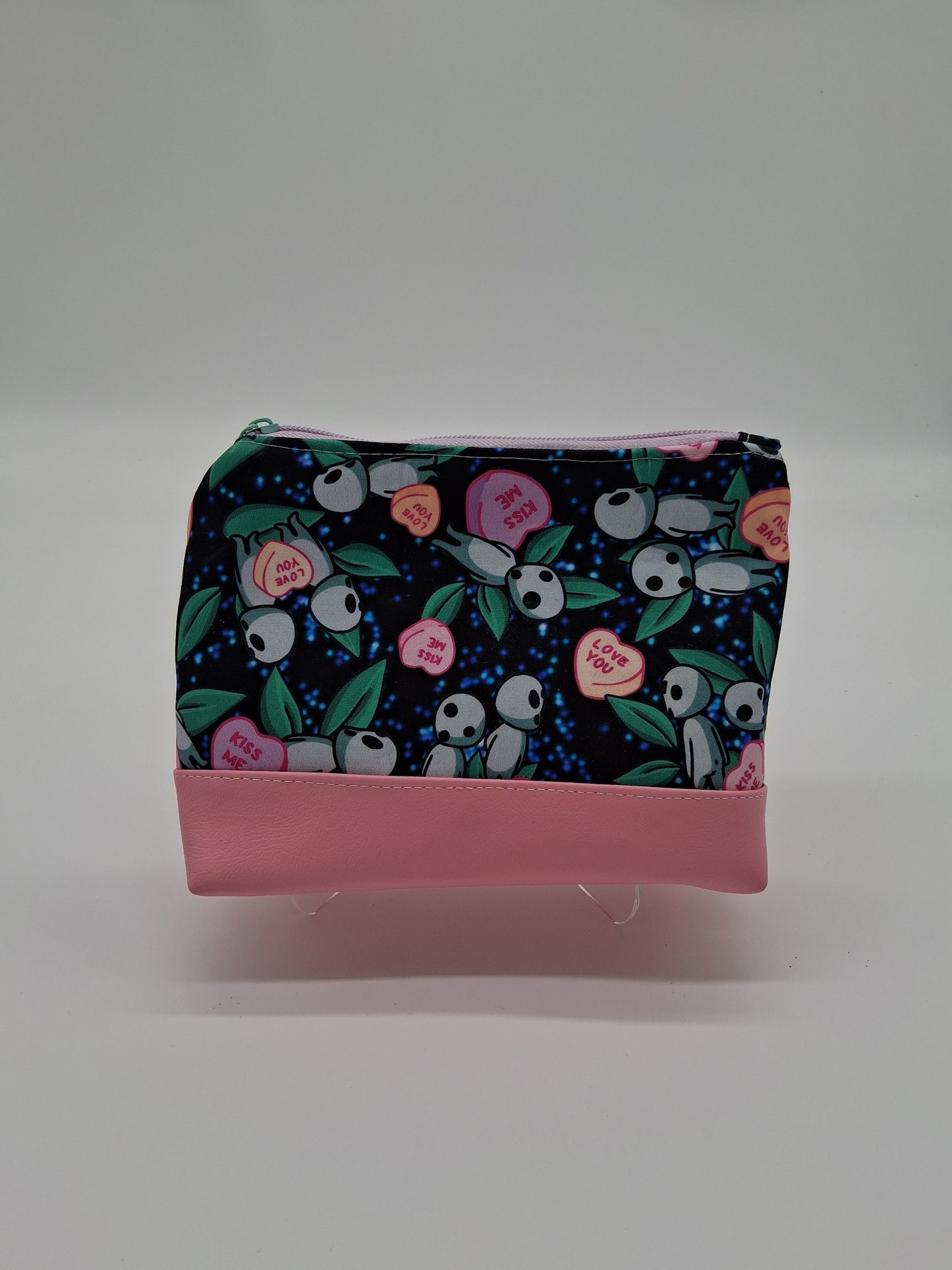 kiss me spirits v. 4 boxy pouch