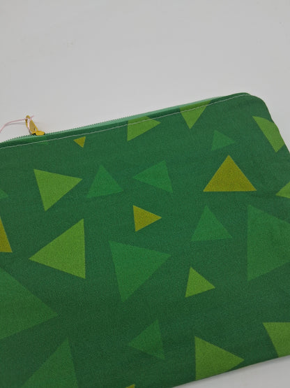 triangle grass v. 1 flat zipper pouch
