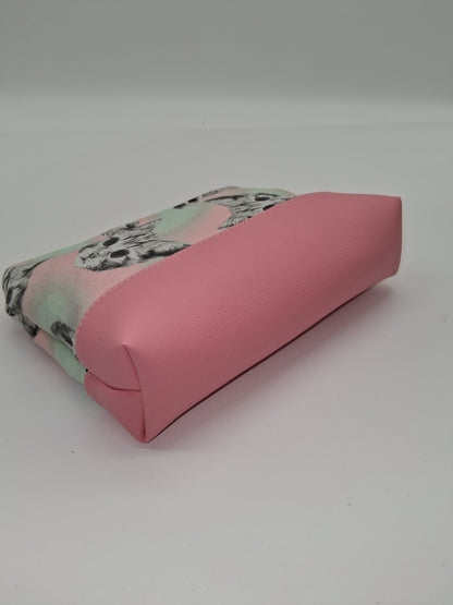 tossed kitties v. 1 boxy pouch