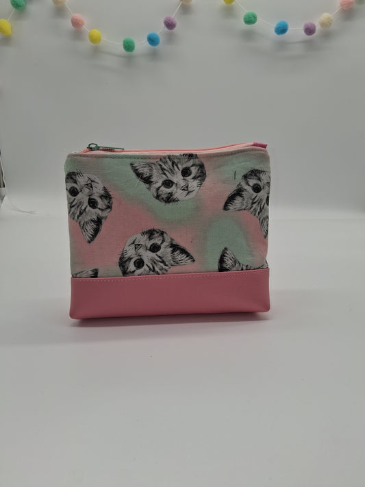 tossed kitties v. 2 boxy pouch