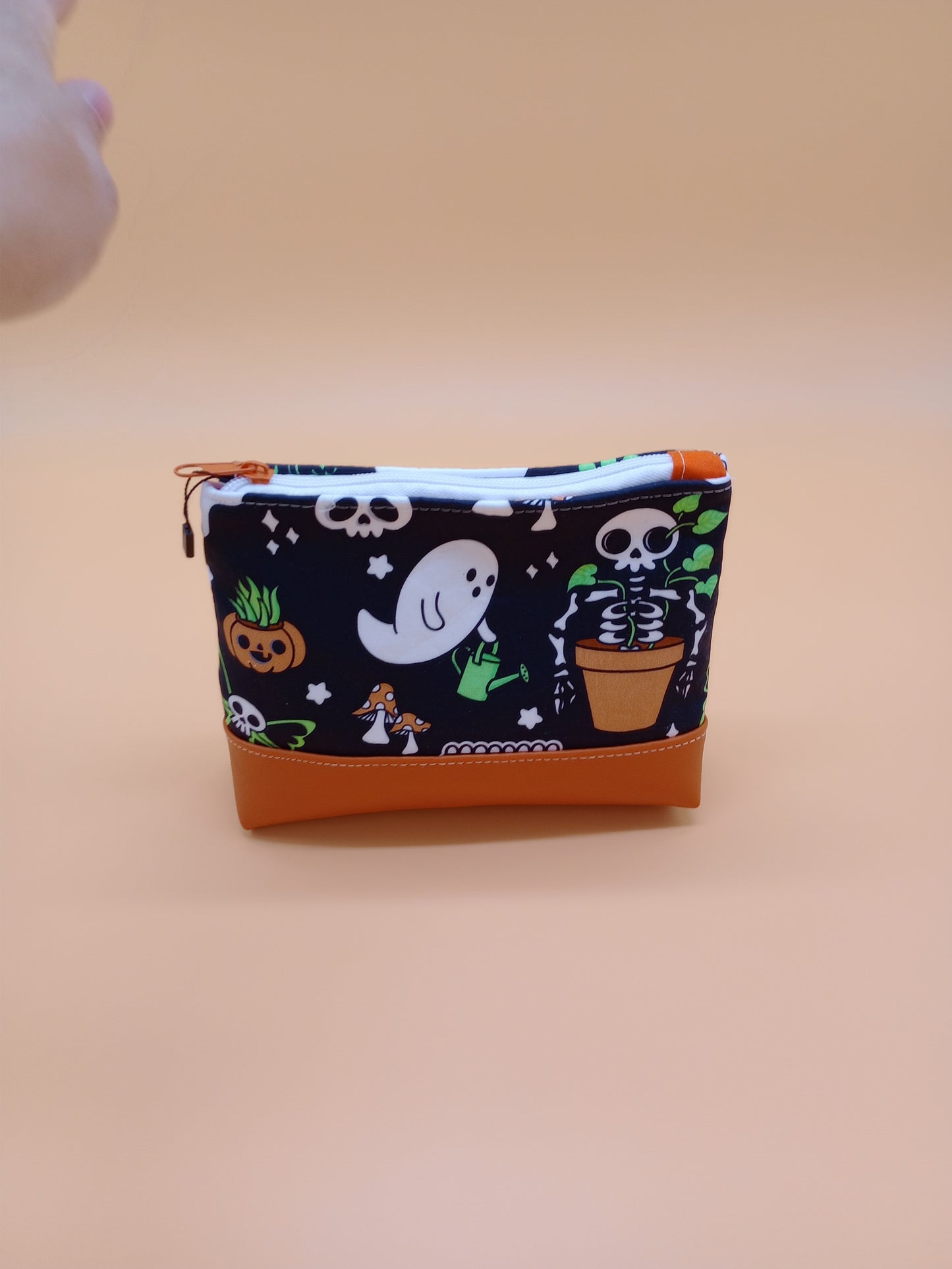 ghostly plants v. 8 boxy pouch