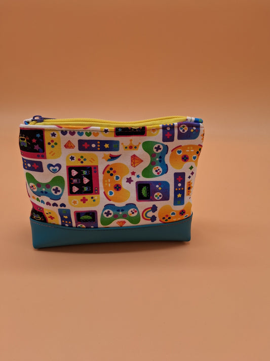 cutie gaming v. 3 boxy pouch