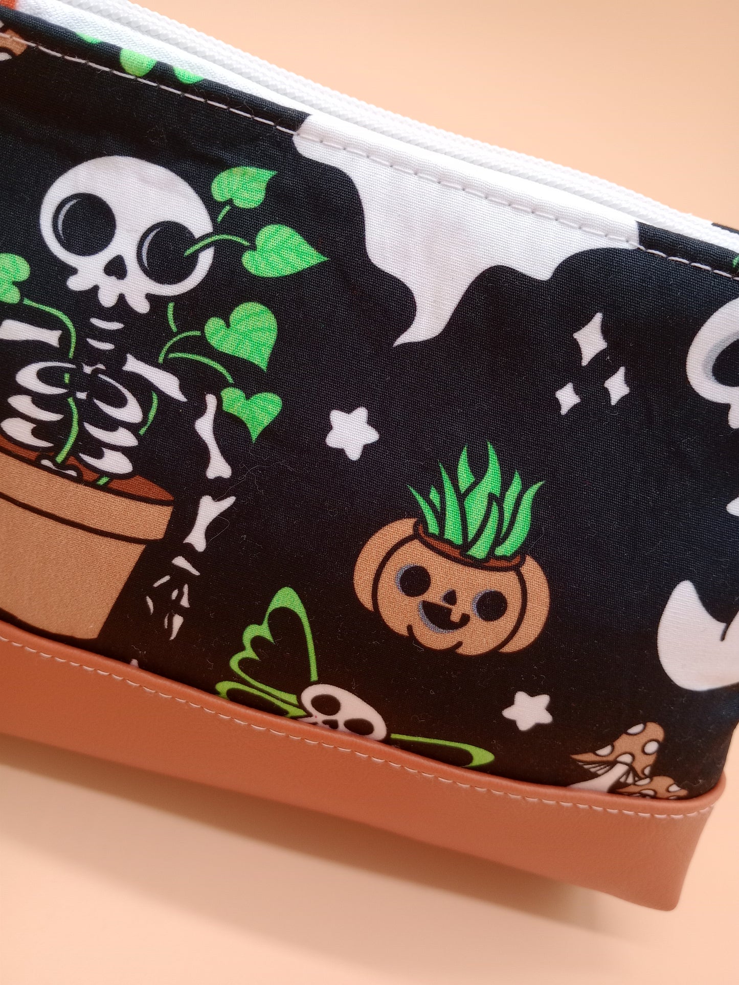 ghostly plants v. 8 boxy pouch