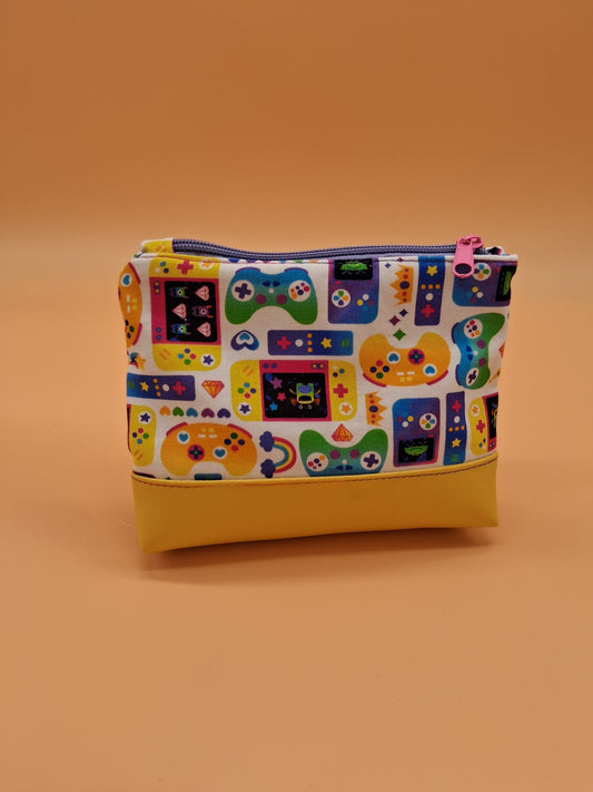 cutie gaming v. 2 boxy pouch