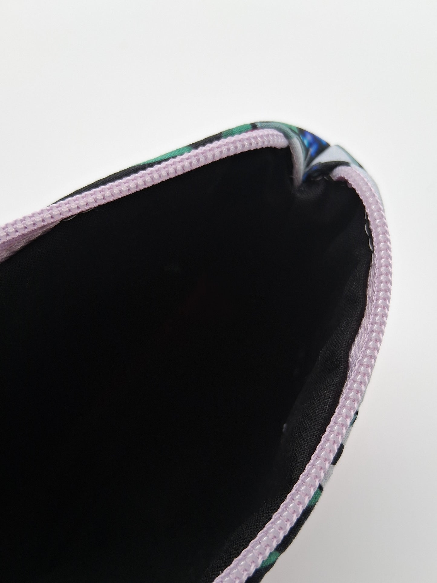 kiss me spirits v. 4 boxy pouch