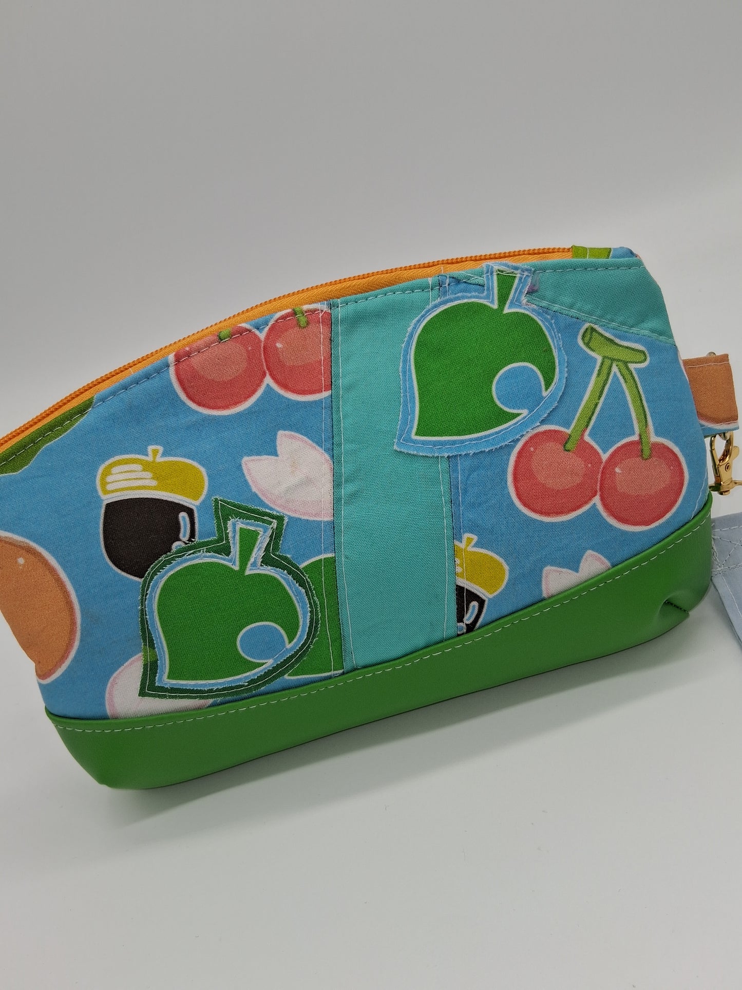 island fruits v. 1 Clematis wristlet