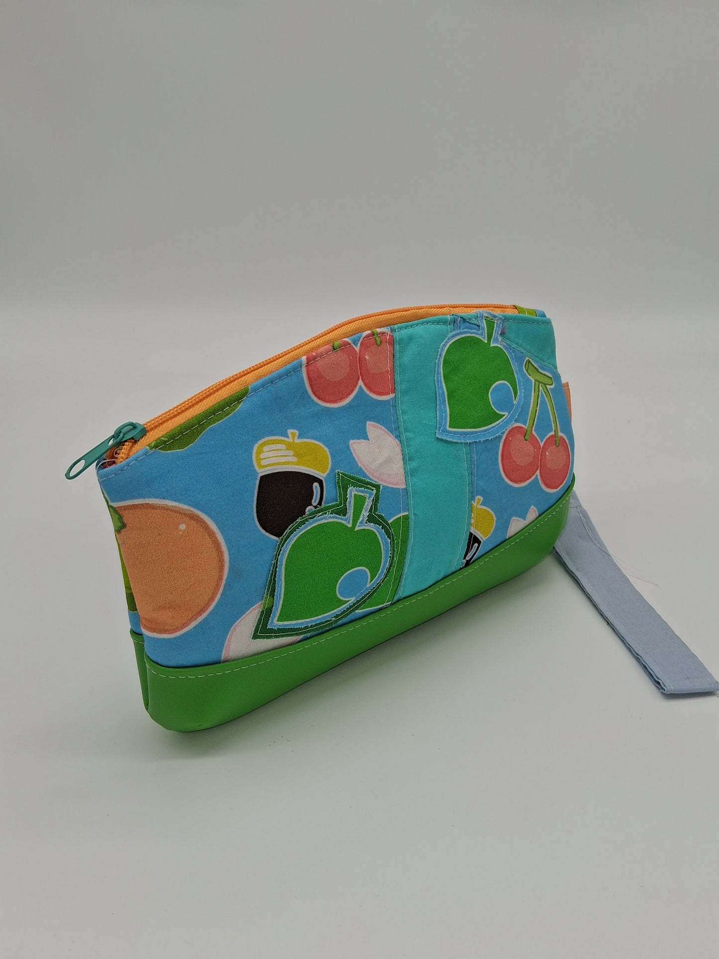 island fruits v. 1 Clematis wristlet