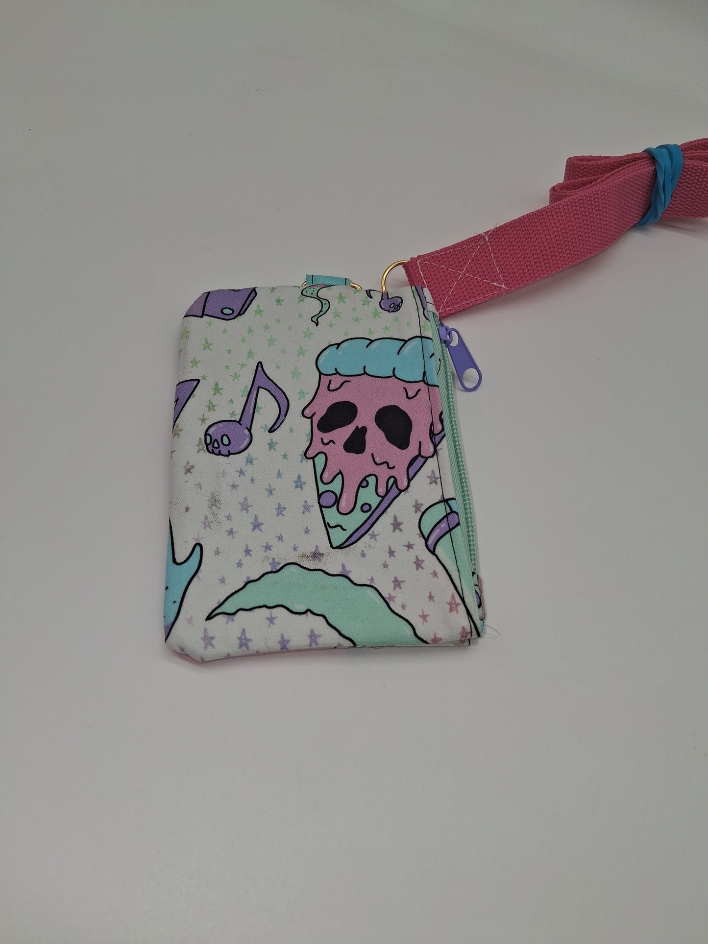 skeletunes v. 1 piper ID holder